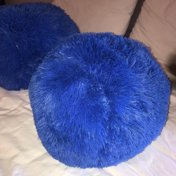 big fluffy pillows